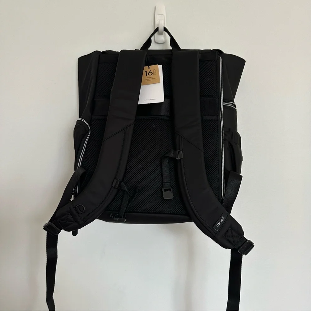 NWT unisex CALPAK Fit Gym Backpack in Black - Picture 14 of 17